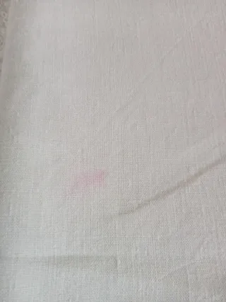 Sábana antigua de lino bordada.