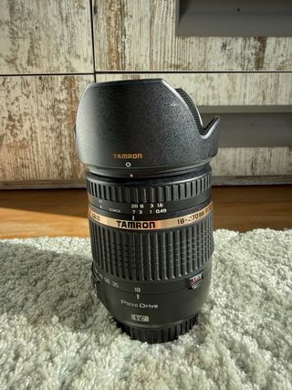 Objetivo Tamron 18-270mm