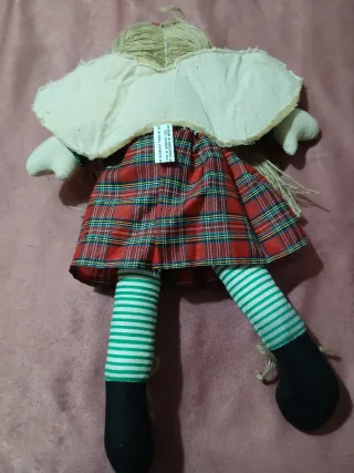 Bambola vintage in pezza con dettagli in spago