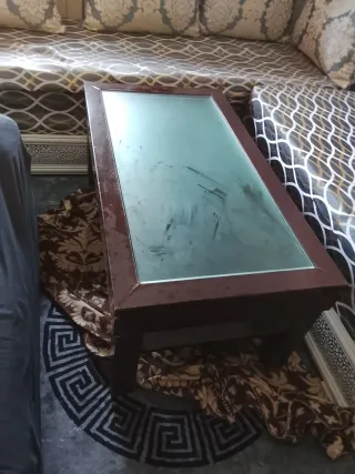 Mesa de centro de madera y cristal