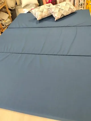 Colchón para camper o jardín.