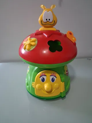 Juguete infantil educativo tipo hongo