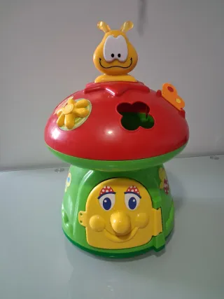 Juguete infantil educativo tipo hongo