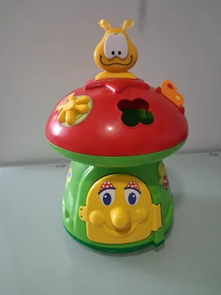 Juguete infantil educativo tipo hongo