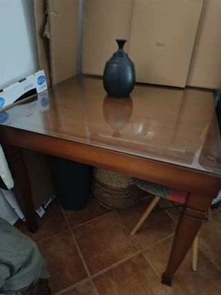 Mesa de salón madera y cristal,