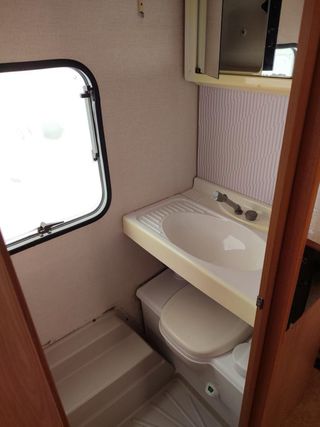 Caravana. <750kg. baño y cocina. NO NEGOCIABLE.