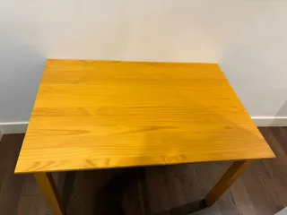 Mesa de comedor de madera , pino