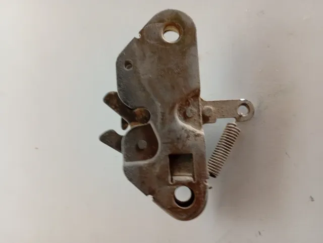 Cerradura Capó y componentes Citroen C15