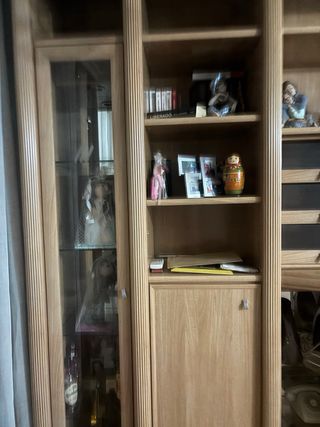 Mueble de comedor madera y cristal