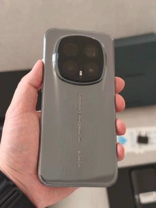 Honor Magic 8 RSR Porsche Edition