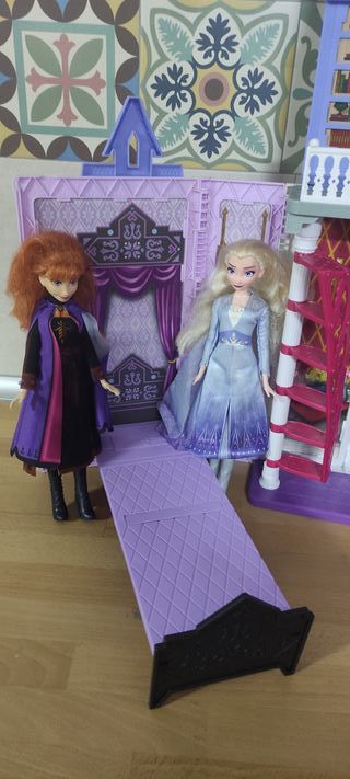 Castillo Frozen II Arendelle Plegable con 2 muñeca