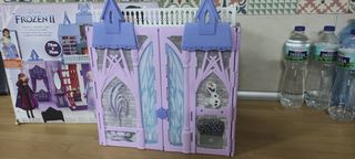 Castillo Frozen II Arendelle Plegable con 2 muñeca