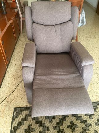 Sillón eléctrico de tela gris