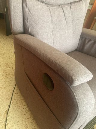 Sillón eléctrico de tela gris