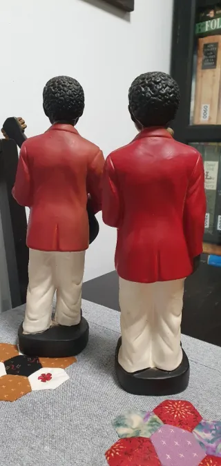 Figuras decorativas antiguas de músicos