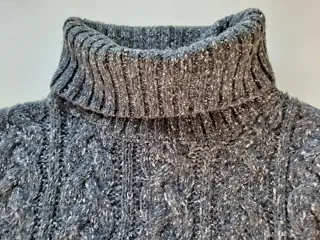 Jersey Trucco cuello vuelto trenzado gris