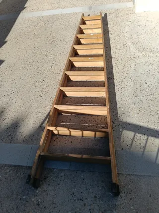 Escalera de madera