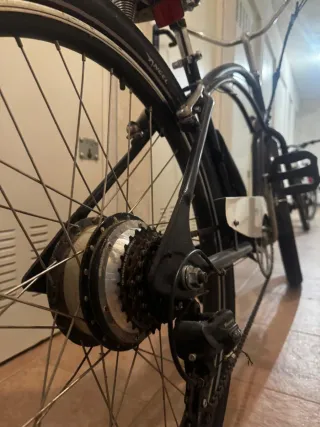 Bicicleta eléctrica estilo chopper