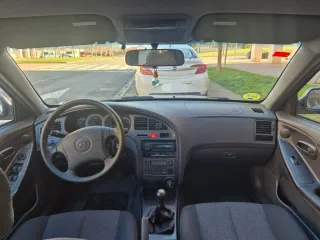 Hyundai Elantra 2001 Gasolina 2.0 - 66000km