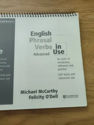 English Phrasal Verbs in Use: Advanced (Vocabul...