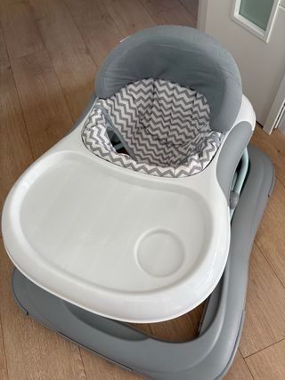 Andador infantil y mesa para comer 2x1