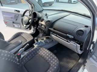Volkswagen Beetle 1.6 Gasolina.