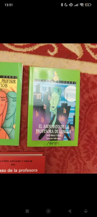 Cuatro amigos y medio en... EL CASO DE LA PROFE...