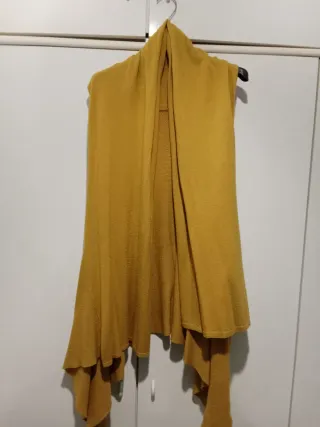 Gilet lungo giallo senza maniche