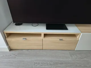 Muebles Ikea madera y blanco