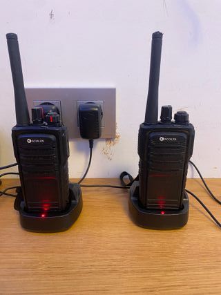 Walkie Talkies Scolta con Base de Carga