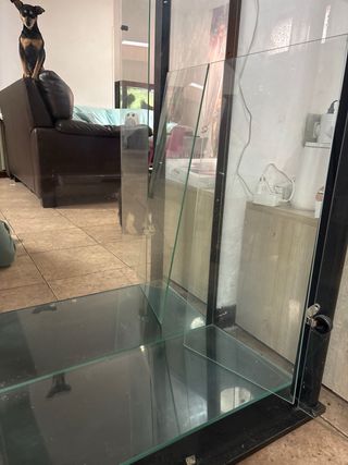 Vitrina expositora cristal y metal