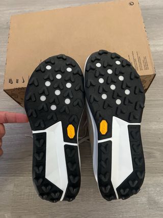 Nike Zegama 2 gris/blanco