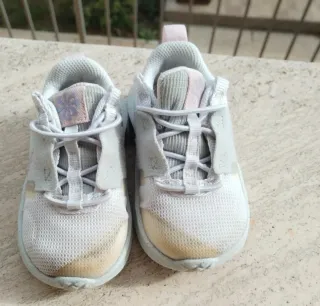 Scarpe Nike bimba n. 22