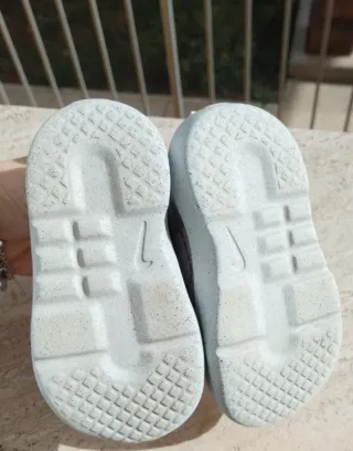 Scarpe Nike bimba n. 22