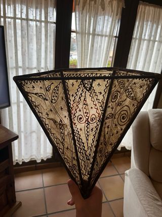 Apliques de pared artesanales en piel.