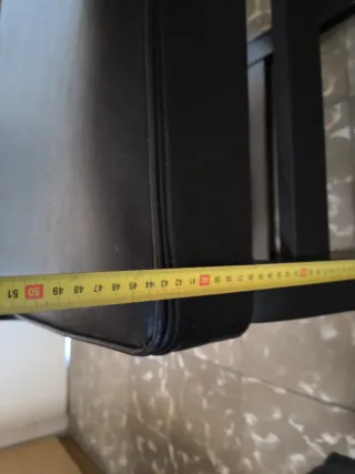 Tumbona de piel con reposapiés