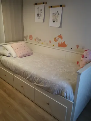 Cama Diván Ikea HEMNES + Colchón