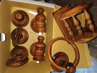 Accesorios de baño de madera vintage