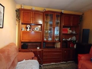 Mueble de salón madera y cristal