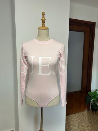 Body mujer Guess m/larga. T. M. Nuevo.
