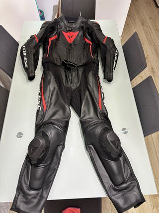 Mono Dainese 2 piezas cuero Talla 52