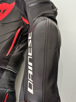 Mono Dainese 2 piezas cuero Talla 52