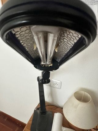 Lámpara de escritorio grande negra fluorescente