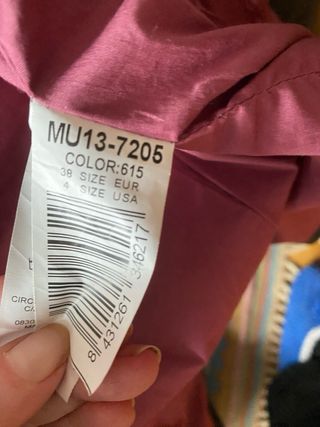 Chaqueta de chica con mangas de crochet; original