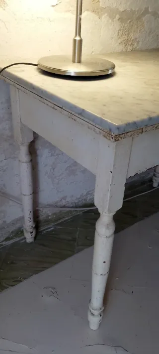 Mesa de cocina antigua de madera