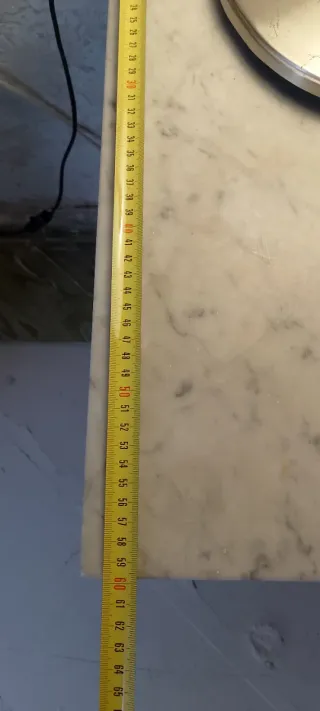 Mesa de cocina antigua de madera