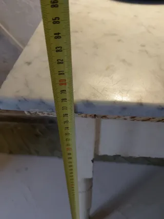 Mesa de cocina antigua de madera