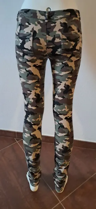 Pantaloni felpa Wit Authentic Girl camouflage L