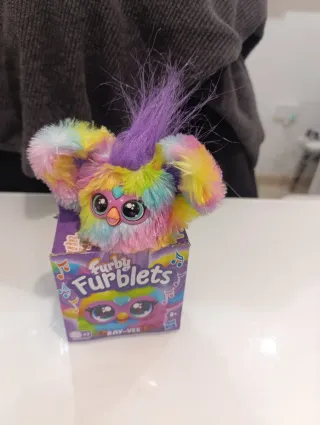 Furby Furblets Ray-Vee Juguete Arcoíris