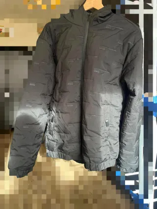 Cazadora Negra con Diseño